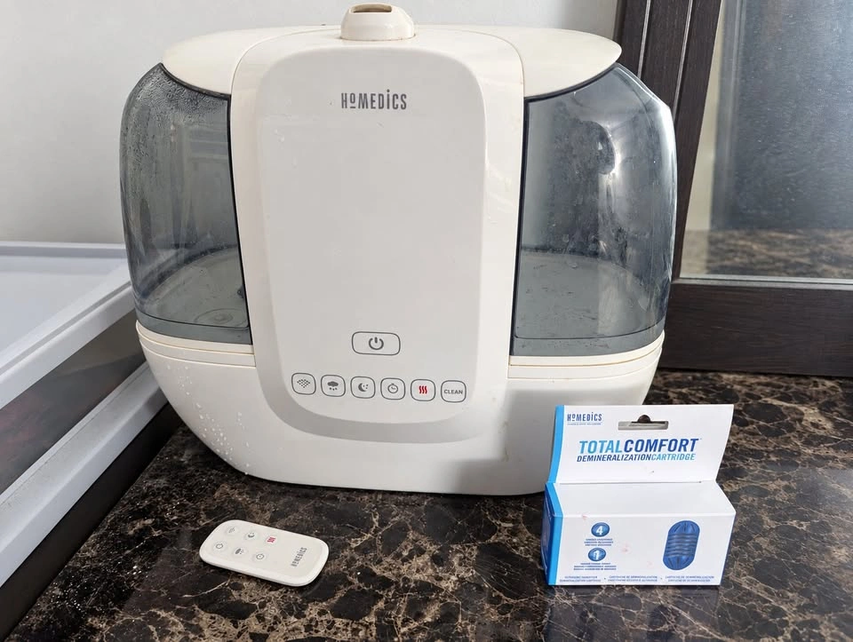 Moving Sale – HoMedics Humidifier with Remote & 3 Cartridges - photo 2