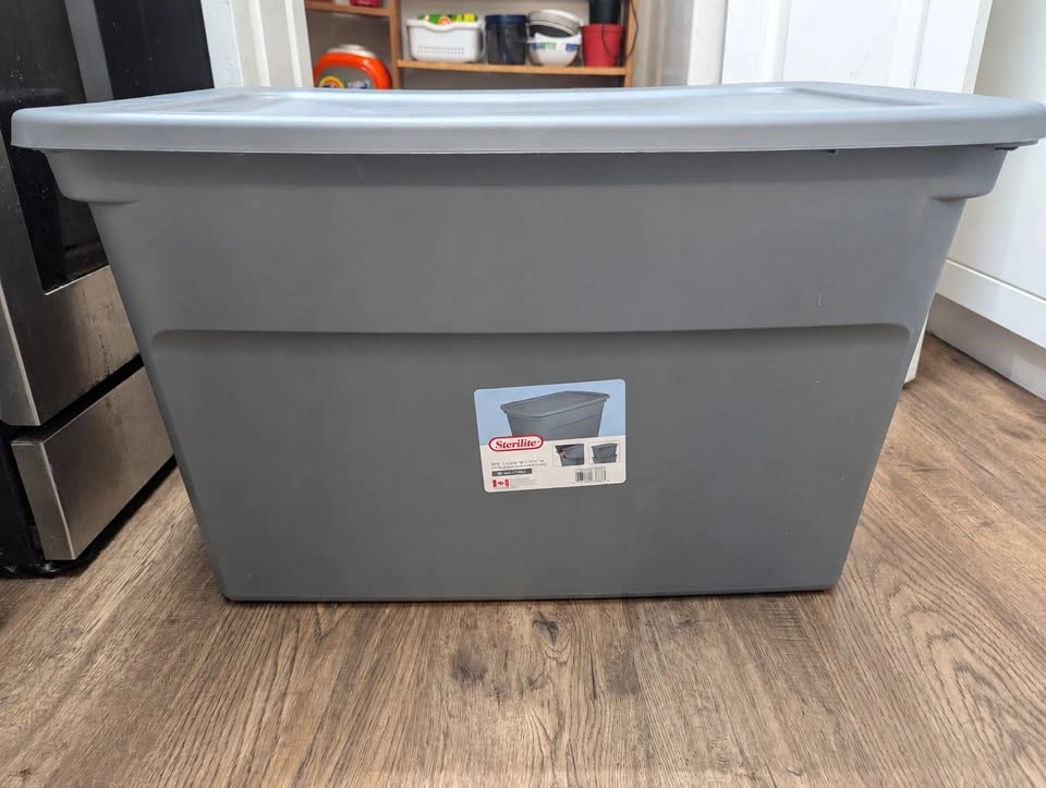 Moving Sale – Sterilite 114 L Storage Bin with Lid - photo 2