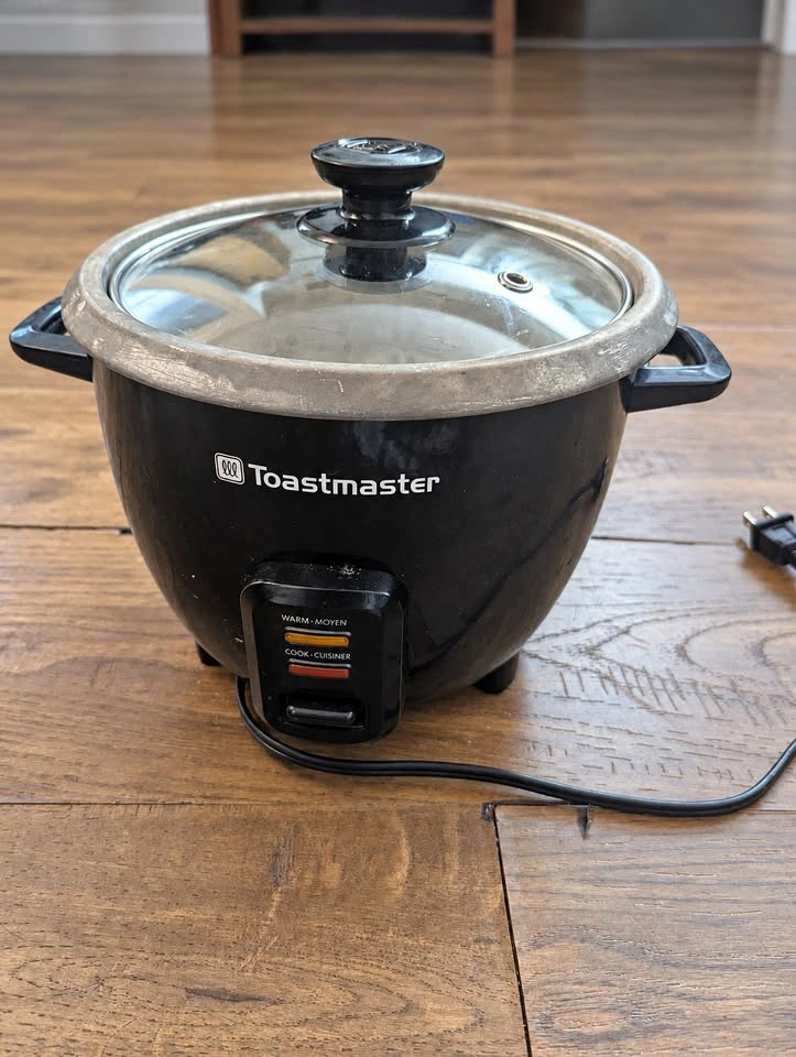 Moving Sale – Toastmaster Rice Cooker with Glass Lid - photo 2