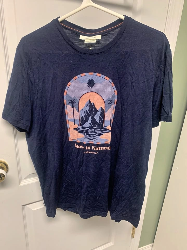 Men's New Large Icebreaker Tee