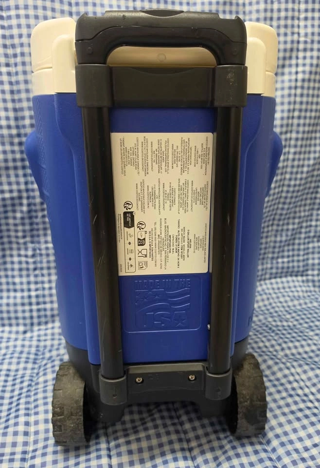 Igloo 5gal Roller Water Jug - photo 3