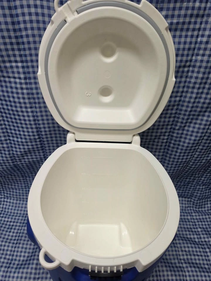 Igloo 5gal Roller Water Jug - photo 4