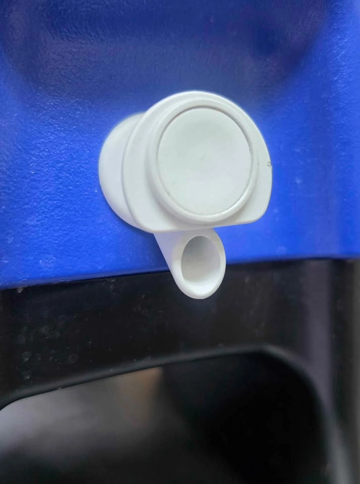 Igloo 5gal Roller Water Jug - photo 5