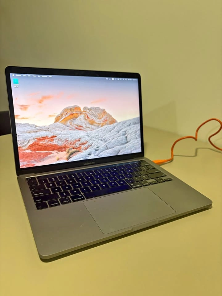 Apple MacBook Pro - 16GB RAM, 1TB Storage (Great Condition)