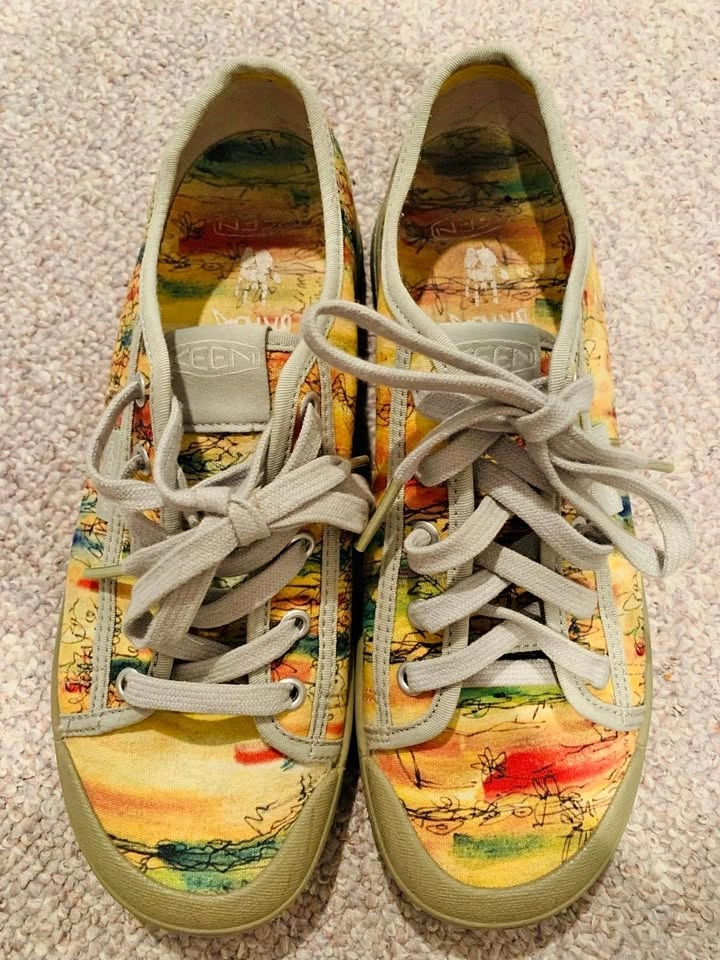 Women's Size 8.5 KEEN Elsa Lite Garcia Sneakers