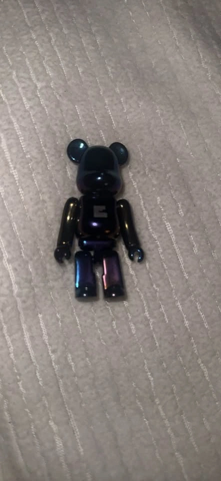 Bearbrick x Evisu 100% Iridescent Figure - photo 3