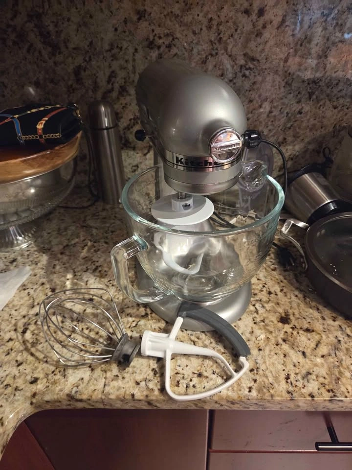 The KitchenAid KSM105 (5-Quart Glass Bowl) - photo 2