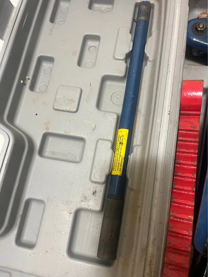 2-Ton Floor Jack and jack stand with cover - photo 4