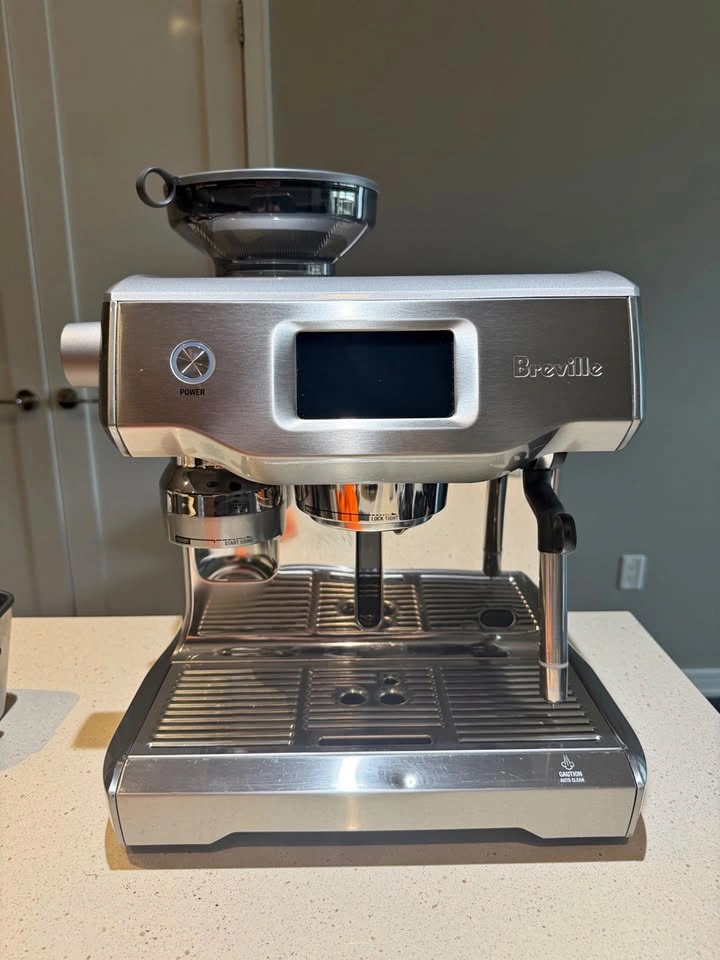 Breville Oracle Touch Espresso Machine – Excellent Condition