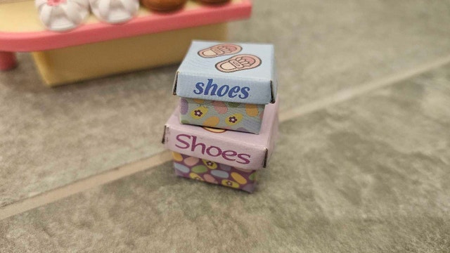 Sylvanian Families Village Shoe Shop - photo 4