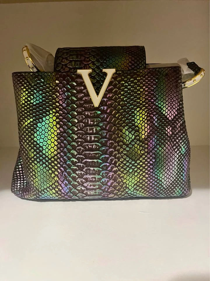 Elegant Top Handle Handbags – Multiple Colours Available!