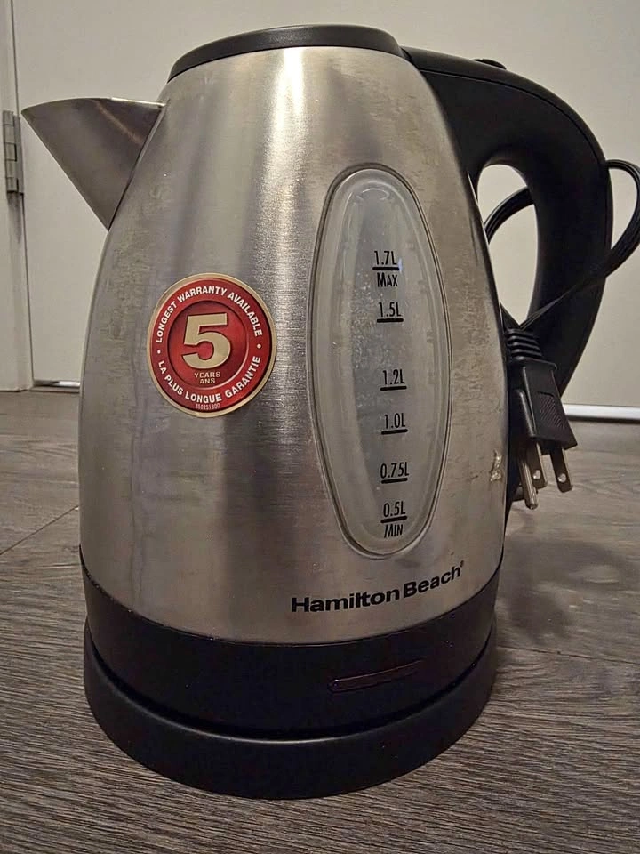 Hamilton Beach 1.7L Stainless Steel Electric Kettle – Barely Use