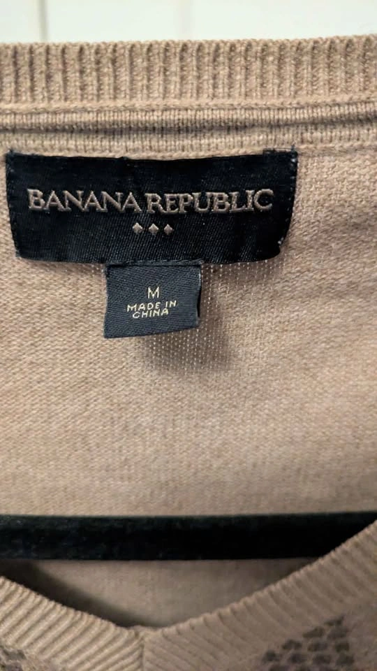 Banana Republic V-Neck Sweater - photo 2