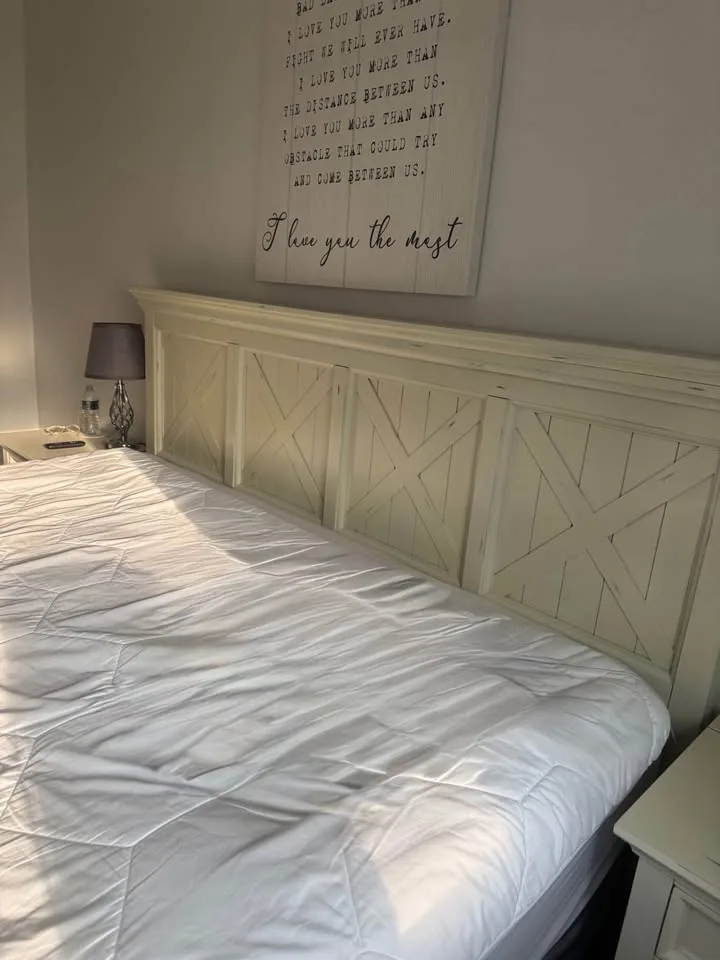 Headboard with 2 nightstands image indicator(2)