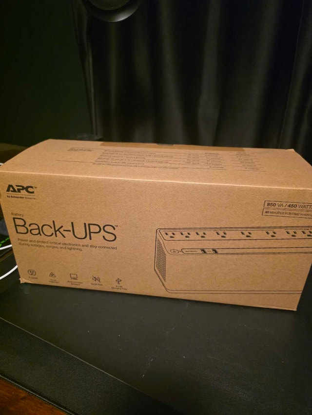 APC Back-UPS 850VA