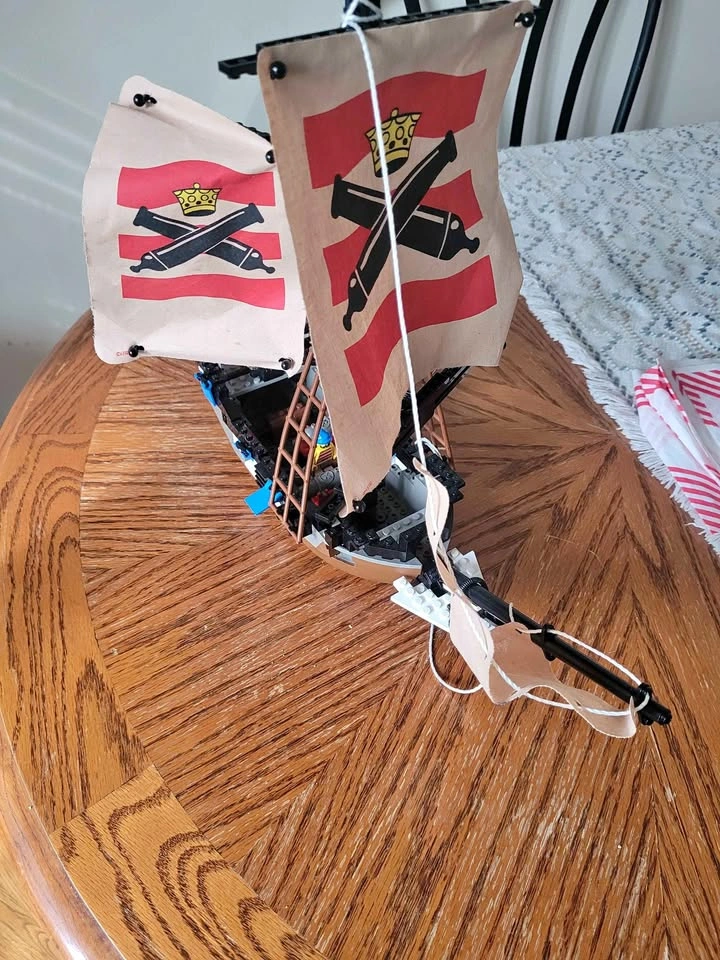LEGO 6271 Imperial Flagship vintage Pirates set (1992)