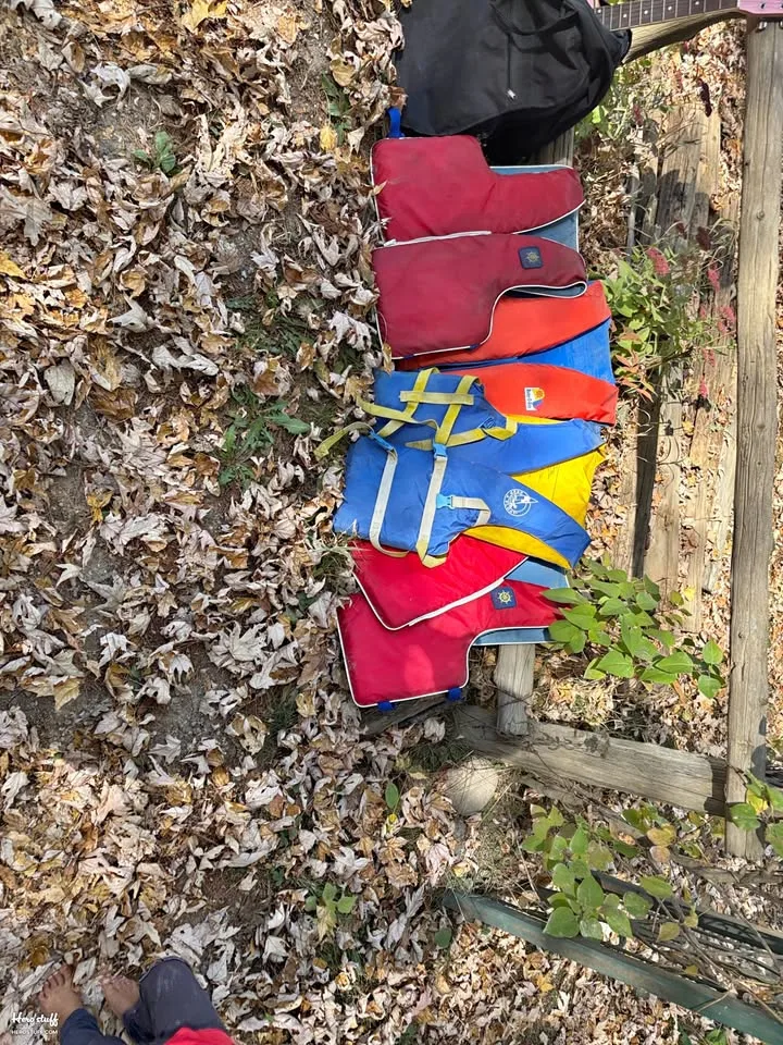Adult and Youth Life Jackets thumbnail
