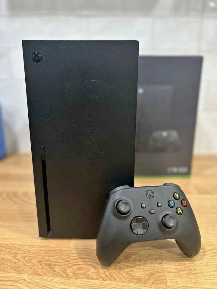 XBOX Series X 1TB with 2TB HDD, 7 Controllers, and 12 Games