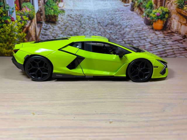 1:18 Brand New Lamborghini Revuelto diecast collectible car - photo 3