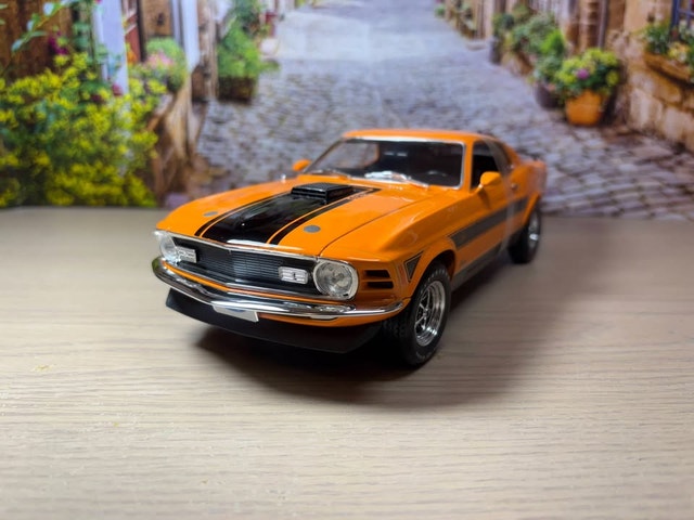1:18 Brand New 1970 Ford Mustang Mach 1 Twister Orange
