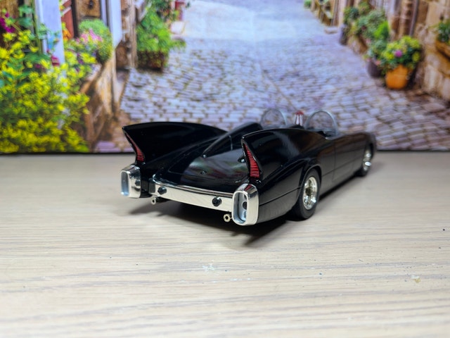 1:24 New with box 1960's DC Comic Book Batmobile diecast model - photo 5