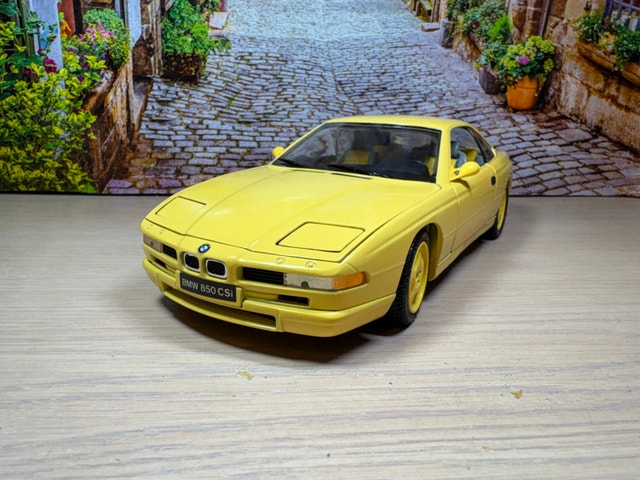 1:18 BMW 850 CSi diecast Model car New with Box