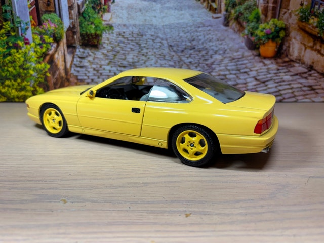 1:18 BMW 850 CSi diecast Model car New with Box - photo 5