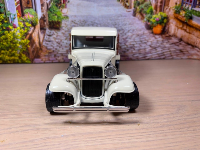 1:18 New in BOX 1934 Ford Pick Up Diecast Collectible truck - photo 2