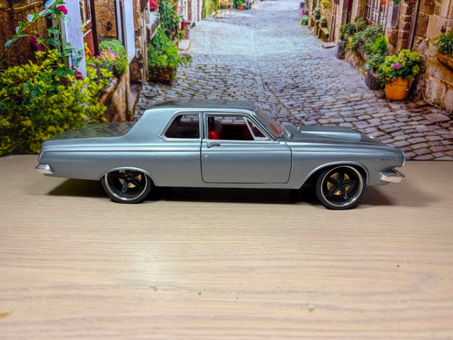 1:18 1963 Dodge 330 Silver diecast Model car New with Box - photo 3