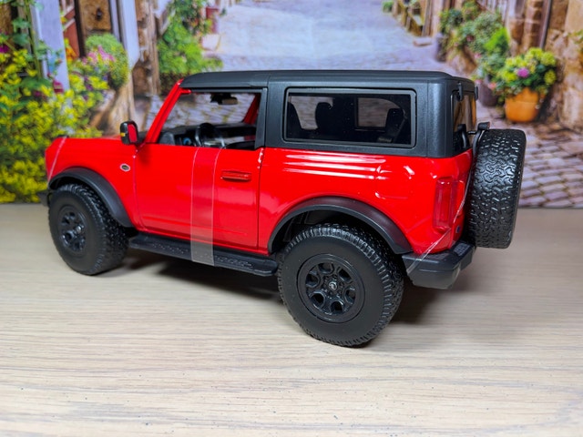 1:18 Brand New 2021 Ford Bronco Wildtrak Red diecast Model car - photo 5