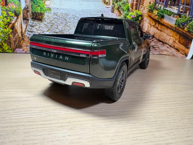 1:20 Brand New Rivian R1T all-electric pickup diecast Model - photo 3