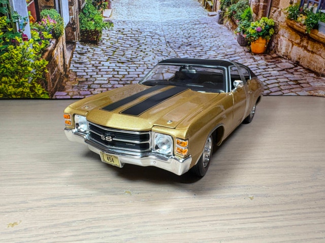 1:18 Brand New 1971 Chevrolet Chevelle SS454 Sport Coupe