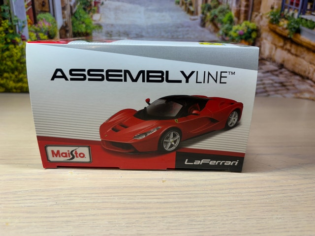 1:24 Ferrari LaFerrari Diecast Assembly Line Kit (Red) - photo 4