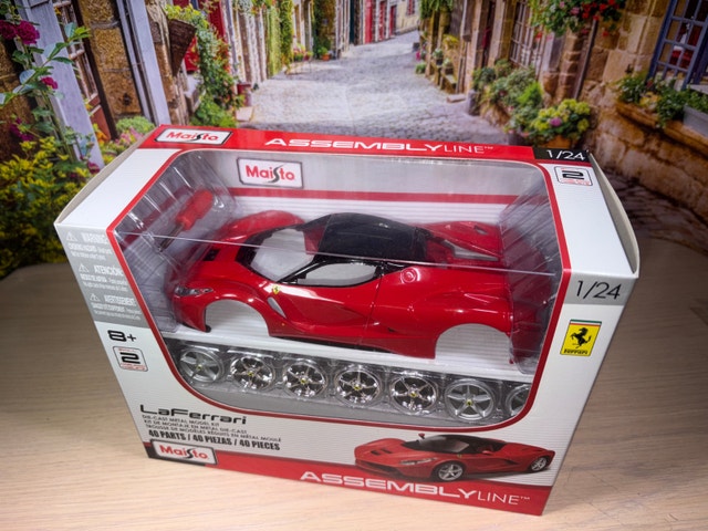 1:24 Ferrari LaFerrari Diecast Assembly Line Kit (Red) - photo 5