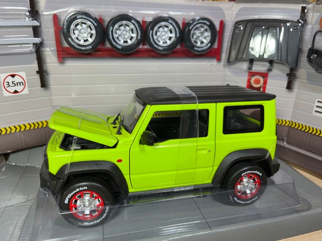 1:18 Brand New Diecast SUV Suzuki Jimny w Off-Road Refitting kit
