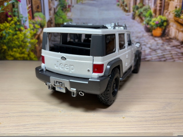 1:18 Brand New Jeep Rescue Concept diecast Model car - photo 4