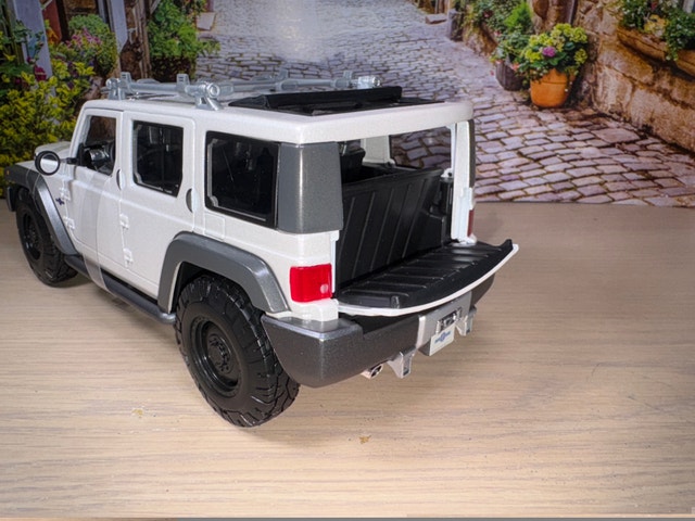1:18 Brand New Jeep Rescue Concept diecast Model car - photo 5