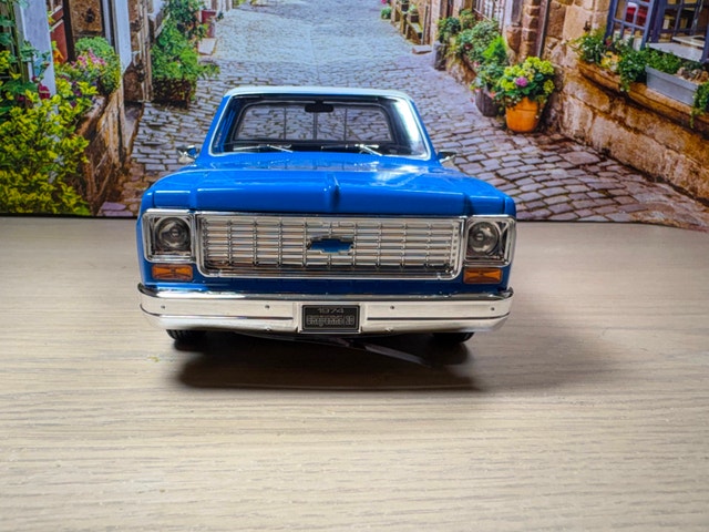 1:18 1974 Chevrolet C10 Cheyenne Super Diecast Pickup - photo 2