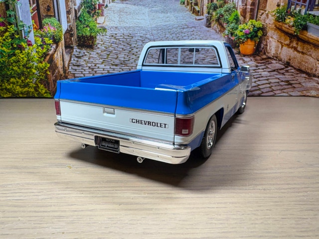 1:18 1974 Chevrolet C10 Cheyenne Super Diecast Pickup - photo 4