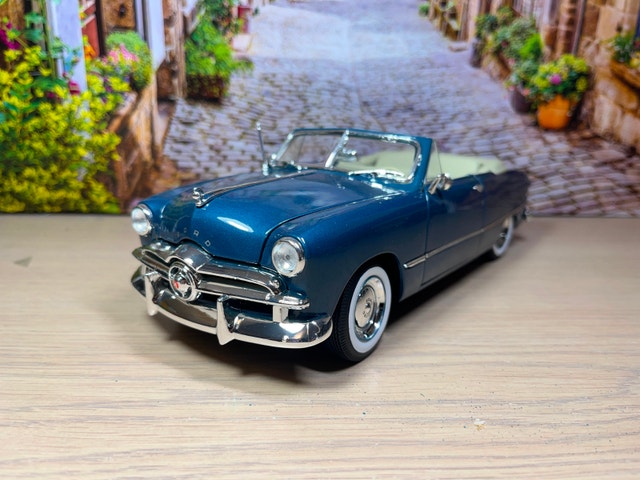 1:18 Brand New 1949 Ford convertible diecast Model car