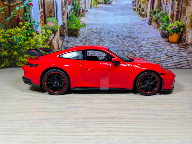 1:18 Brand New 2022 Porsche 911 GT3(992) diecast model - photo 3
