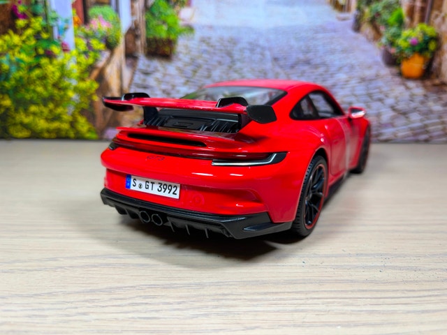 1:18 Brand New 2022 Porsche 911 GT3(992) diecast model - photo 4