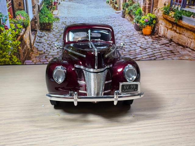 1:18 Brand New 1940 Ford Coupe Diecast Model - photo 2