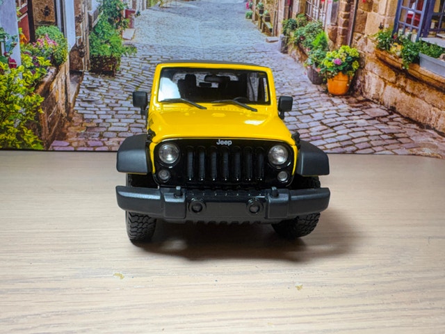 1:18 Brand New 2014 Jeep Wrangler Willys diecast Model car - photo 2