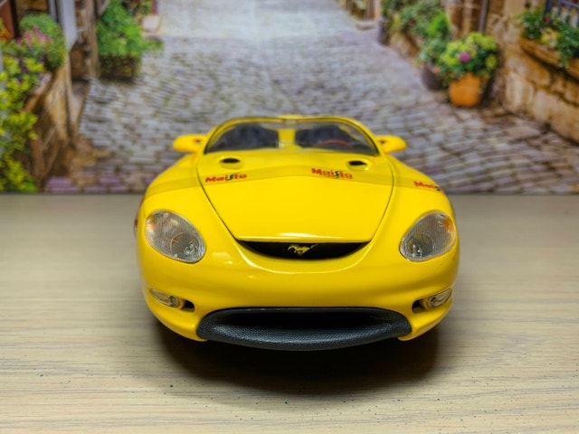 1:18 New with box Ford Mustang Mach III Concept diecast Model - photo 2