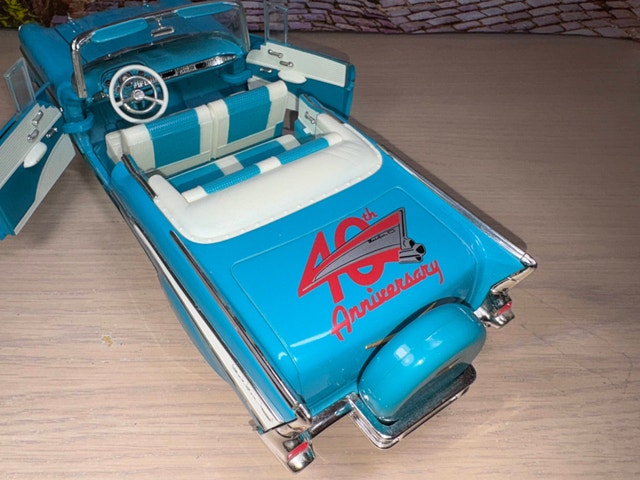 1:18 ERTL 1957 Chevy Bel Air Convertible 40th Anniversary