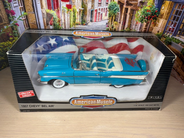 1:18 ERTL 1957 Chevy Bel Air Convertible 40th Anniversary - photo 2