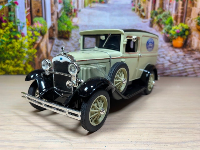 1:18 diecast model of the classic 1931 Ford Delivery Truck NIB