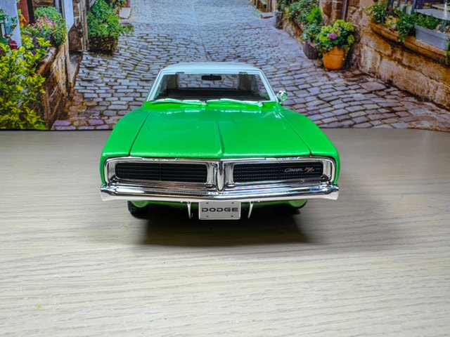 1:18 Brand New 1969 Dodge Charger R/T Diecast Model - photo 3