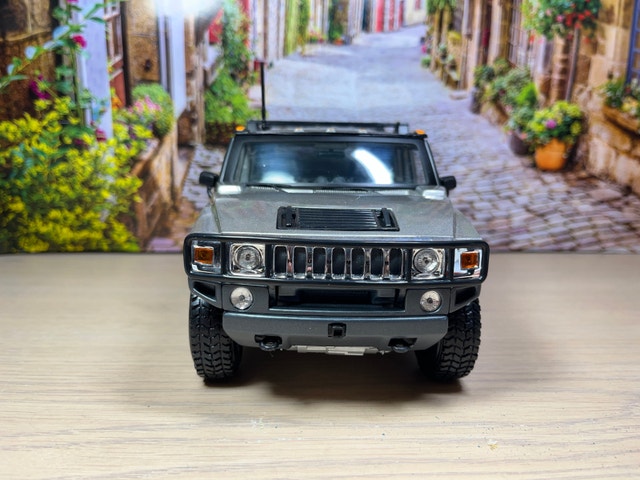 1:18 New with BOX Hummer H2 SUV Diecast model car - photo 2